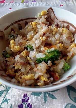 簡単!我が家のチャーハン(残ったご飯で)-レシピのメイン写真