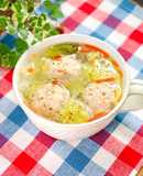 うま味たっぷり！鶏つくねと白菜のスープ