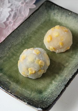 レンジで簡単！とろふわ求肥のコーン大福-レシピのメイン写真