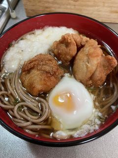 唐揚げとろろ温玉蕎麦-レシピのメイン写真