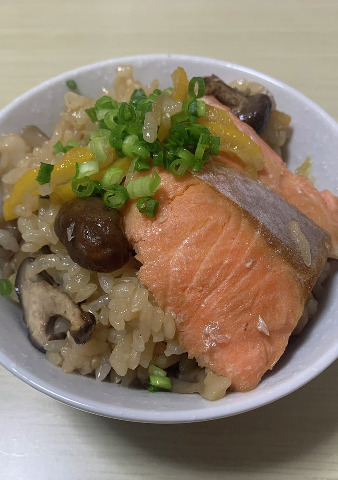 柚子香る鮭とキノコの炊き込みご飯-レシピのメイン写真