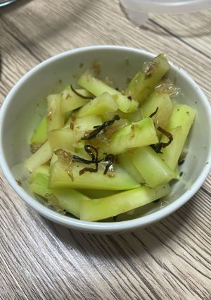 ブロッコリーの芯（塩昆布）-レシピのメイン写真
