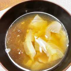 รูปของ キャベツとおぼろ昆布の味噌汁