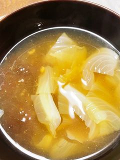 キャベツとおぼろ昆布の味噌汁-レシピのメイン写真