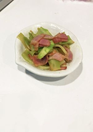 ブロッコリー芯のペペロンチーノ炒め-レシピのメイン写真
