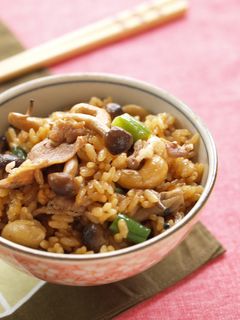 豚としめじのツヤツヤ中華炊き込みご飯-レシピのメイン写真
