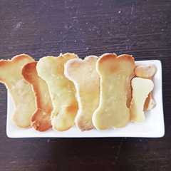 A picture of 犬用　米粉とりんごのクッキー.