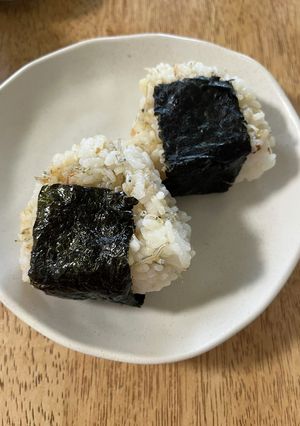 ジャコと鰹節のおにぎり-レシピのメイン写真