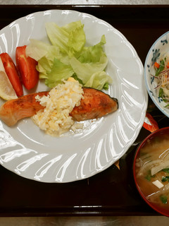 かつおだしを使った大根と豆腐の味噌汁-レシピのメイン写真