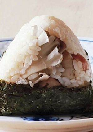 パリおにぎり★舞茸洋風炊き込みご飯★簡単-レシピのメイン写真
