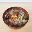 なすと豚肉の具だくさん味噌汁