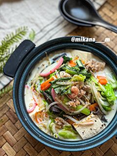 野菜たっぷり♡ちゃんぽん風スープで湯豆腐-レシピのメイン写真