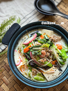 野菜たっぷり♡ちゃんぽん風スープで湯豆腐-レシピのメイン写真