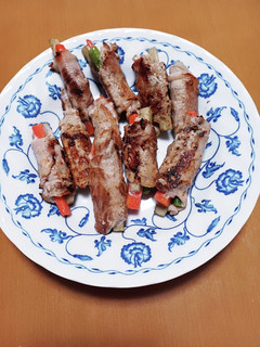 豚こまde安上がり♪野菜の肉巻き-レシピのメイン写真