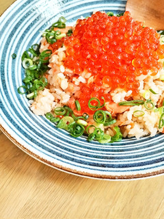 鮭ほぐし身ではらこ飯風ごはん-レシピのメイン写真