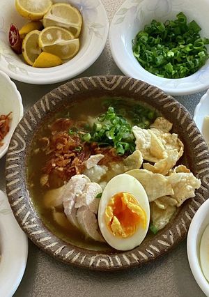 インドネシア♡いろいろのせて朝食のお粥-レシピのメイン写真