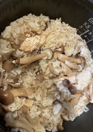 明太子ときのこのバター醤油炊き込みご飯-レシピのメイン写真