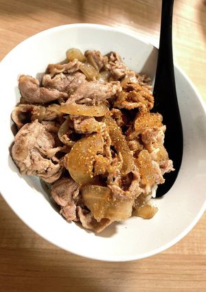 肉じゃがの汁をリメイク 豚丼-レシピのメイン写真