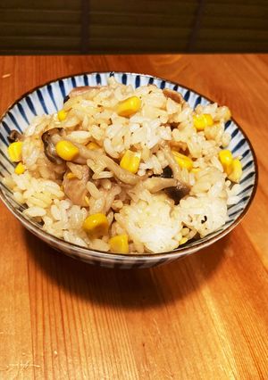 しめじと豚バラのコーンバターご飯-レシピのメイン写真