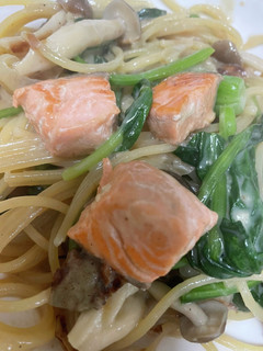 鮭とほうれん草のクリームパスタ-レシピのメイン写真