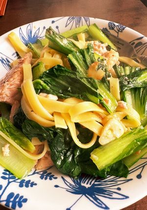 サーモンと小松菜のフェットチーネ-レシピのメイン写真