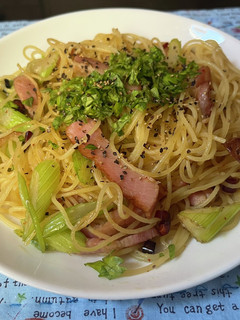 スパゲティ・セロリのペペロンチーノ-レシピのメイン写真