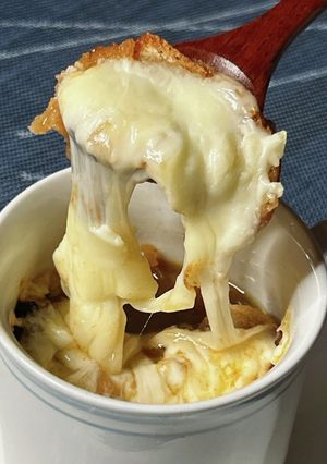 ニンニクがきめて！オニオングラタンスープ-レシピのメイン写真