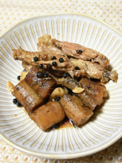 チキンスペアリブとごぼう黒胡椒にんにく煮-レシピのメイン写真