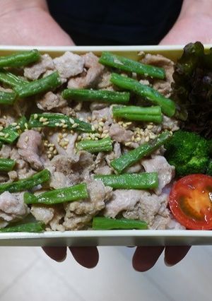 電子レンジで簡単★いんげんと豚肉の丼弁当-レシピのメイン写真