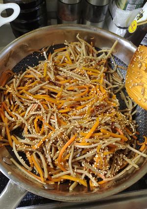 胡麻香る♪時短きんぴらごぼう-レシピのメイン写真