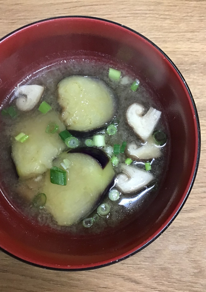ゆうげの味噌汁/揚げ茄子と椎茸-レシピのメイン写真