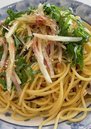 梅干しとしらすのパスタみょうがと大葉添え-レシピのメイン写真