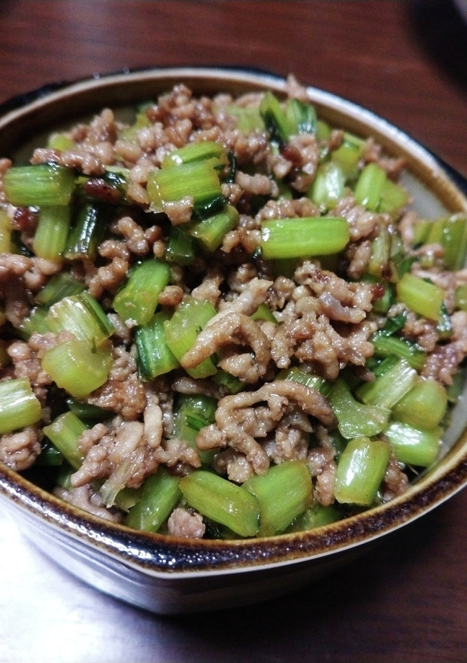 蕪の茎部分でミンチと炒めてご飯の伴に-レシピのメイン写真