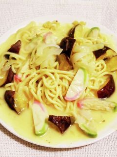 “さつま芋3色蒲鉾カルボナーラ焼きそば”-レシピのメイン写真