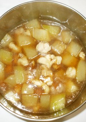 鶏肉と冬瓜煮物♪むくみに効く簡単漢方薬膳-レシピのメイン写真