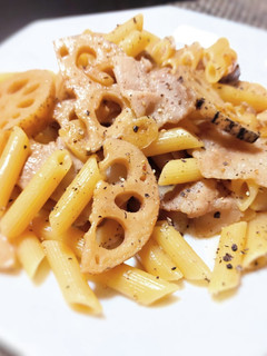 レンコンと豚肉のペンネ-レシピのメイン写真