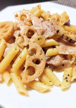 レンコンと豚肉のペンネ-レシピのメイン写真
