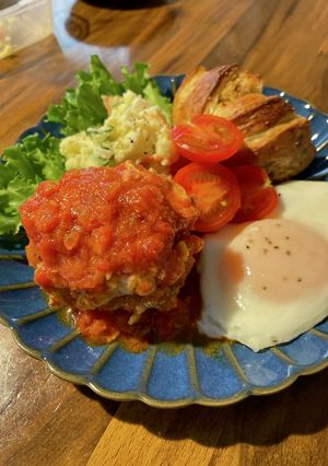 トマト煮込みチーズハンバーグ-レシピのメイン写真