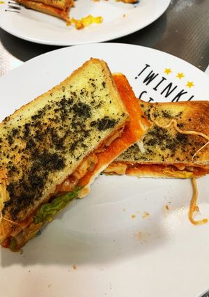 ピザソースも自作のピザ風ホットサンド-レシピのメイン写真