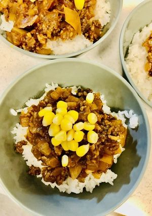 こねないトマトソース煮込みハンバーグ風丼-レシピのメイン写真