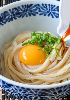 万能つゆで美味しい！釜玉うどん-レシピのメイン写真