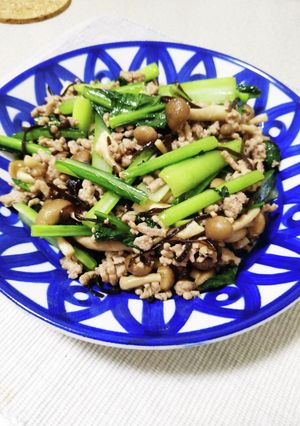 簡単！ひき肉と小松菜の塩昆布炒め-レシピのメイン写真