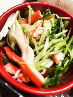 簡単カニカマと水菜のサラダ-レシピのメイン写真