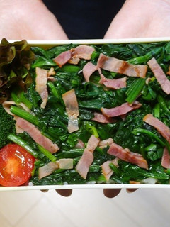 レンジ簡単★ほうれん草とベーコンの丼弁当-レシピのメイン写真