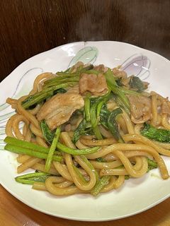 小松菜で焼きうどん・焼き肉のタレで-レシピのメイン写真
