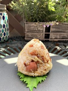 ポリ袋ふりふりおにぎり『焼き鳥缶』-レシピのメイン写真