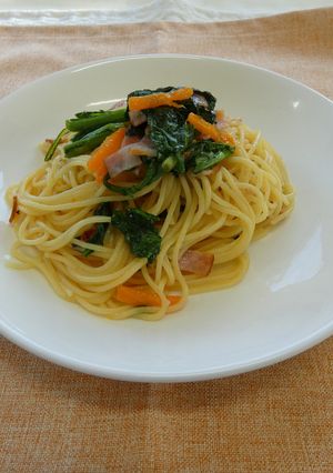 春菊とにんじんのペペロンチーノ-レシピのメイン写真