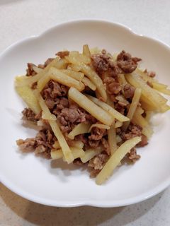 ジャガイモと牛肉炒め-レシピのメイン写真