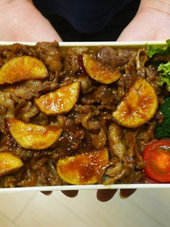 レンジde牛肉とさつまいも甘醤油の丼弁当-レシピのメイン写真