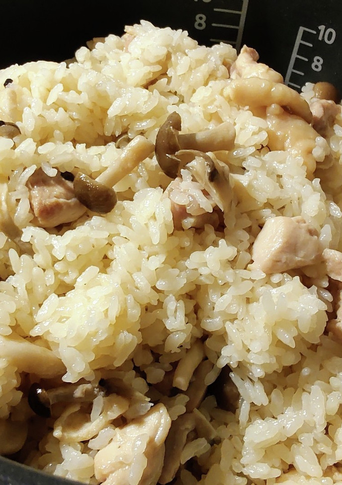 簡単！鶏肉としめじの炊き込みご飯！-レシピのメイン写真